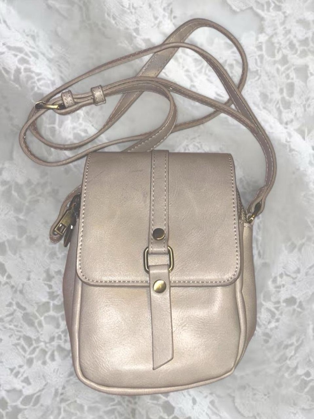 Antik Kraft Vegan Leather Crossbody Bag in Beige 🎐 🌺